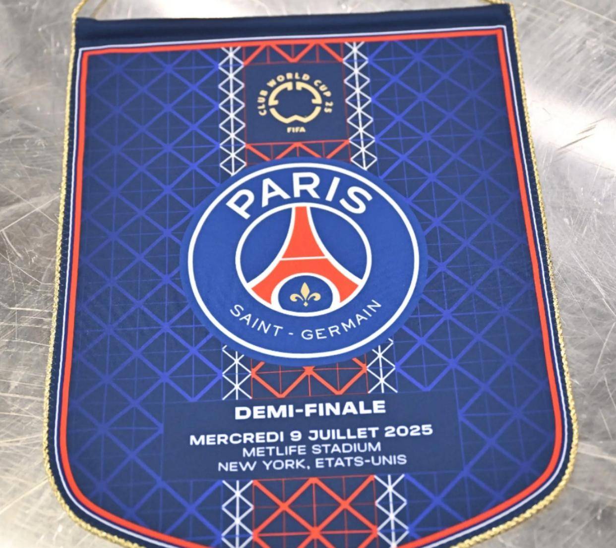 体育赛事-刷新纪录首场状态出色，巴黎圣日耳曼观众沸腾！，哈登重返赛场再创辉煌时刻(巴黎圣日耳曼近期战绩)